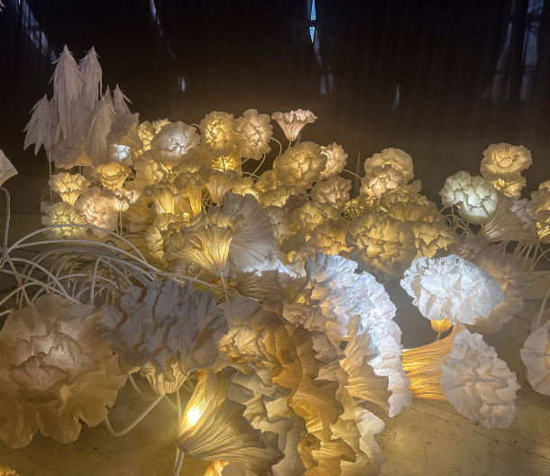 Un monde organique fait de papier par Junior